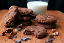 Load image into Gallery viewer, Chunked Up Chocolate Walnut (9 Cookies are for large box choice only)
