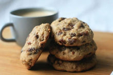 Load image into Gallery viewer, Georgia Oatmeal Raisin (9 Cookies are for large box choice only)
